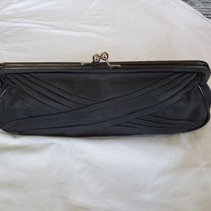 🌟🚨HOST PICK🌟🚨              Simply Vera Wang Clutch (excellent condition)